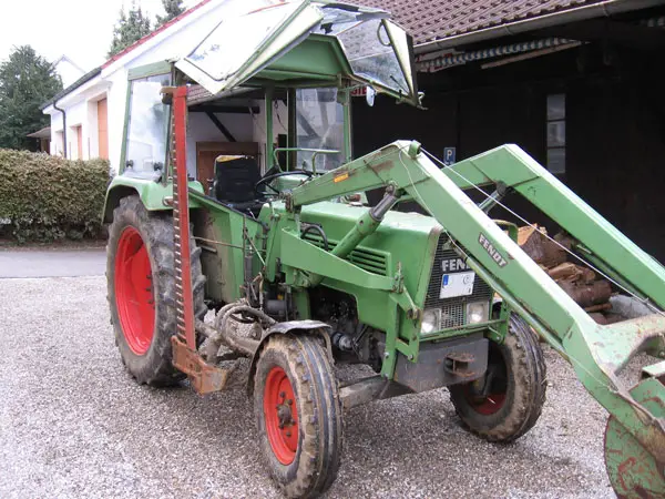 Fendt 104S mit Frontlader