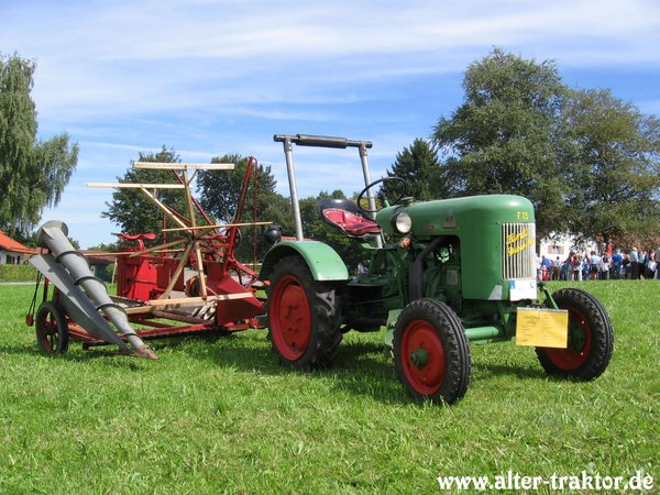 Fendt F15 Dieselross mit Mähbinder
