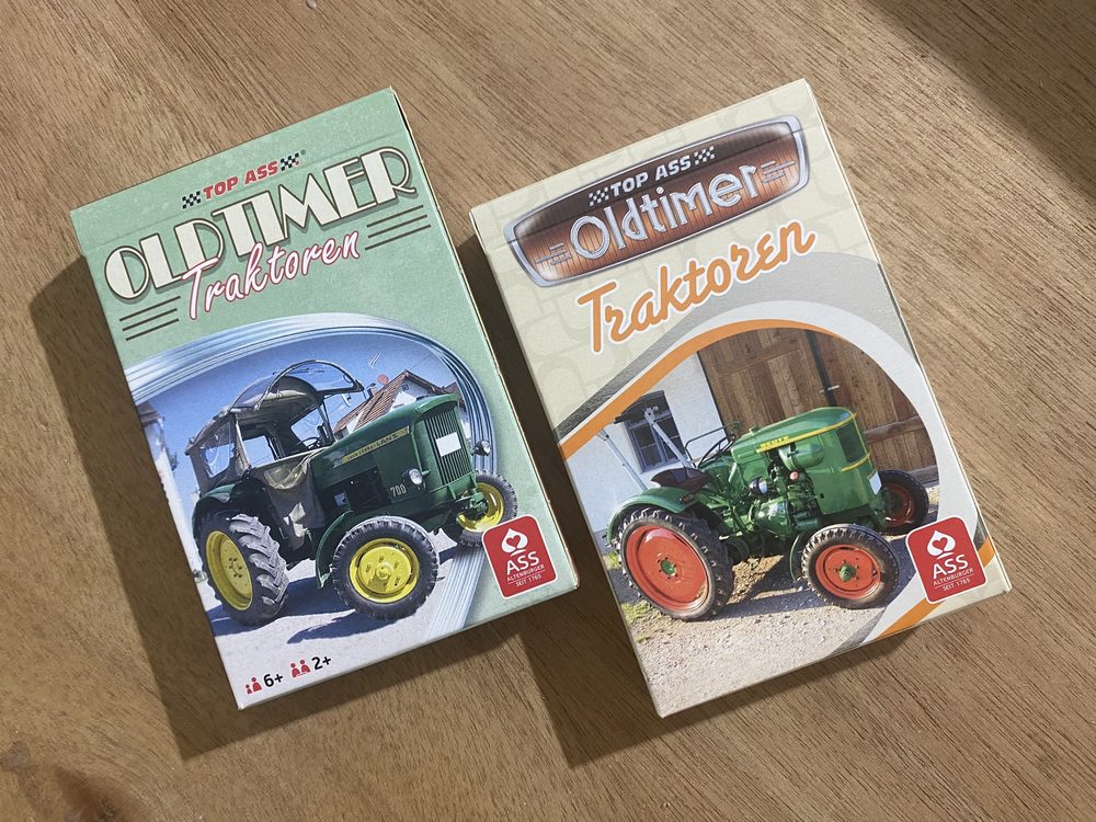 Zwei Ausgaben des Oldtimer Traktoren Quartetts von ASS Altenburger mit Lanz Bulldog und Deutz auf den Schachteln